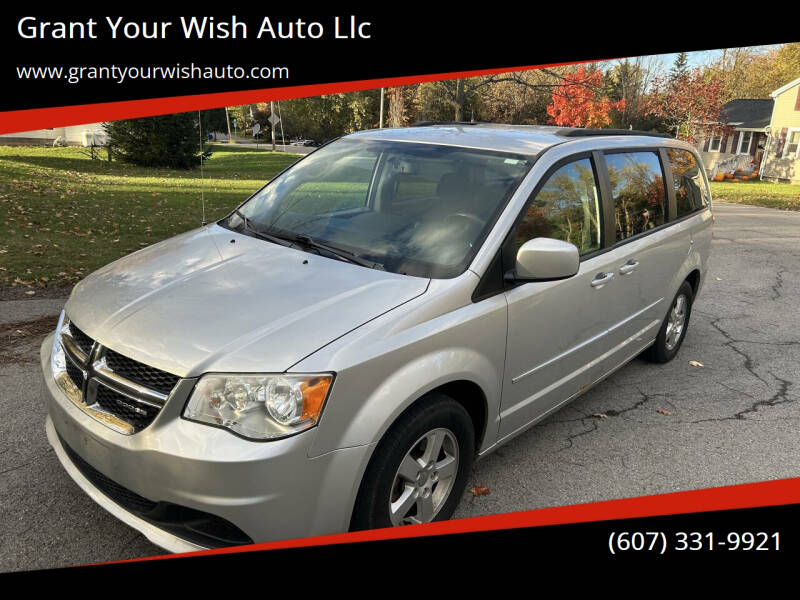 2010 Dodge Grand Caravan Crew's photo