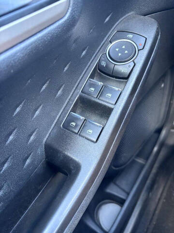 2020 Ford Escape SE
