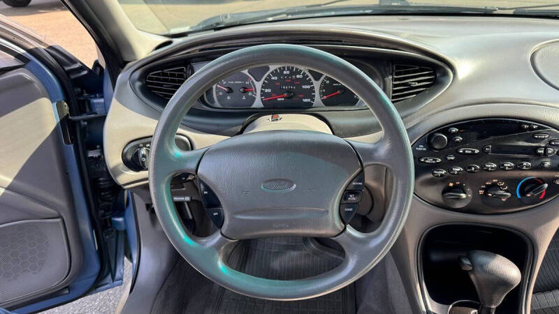 1999 Ford Taurus SE
