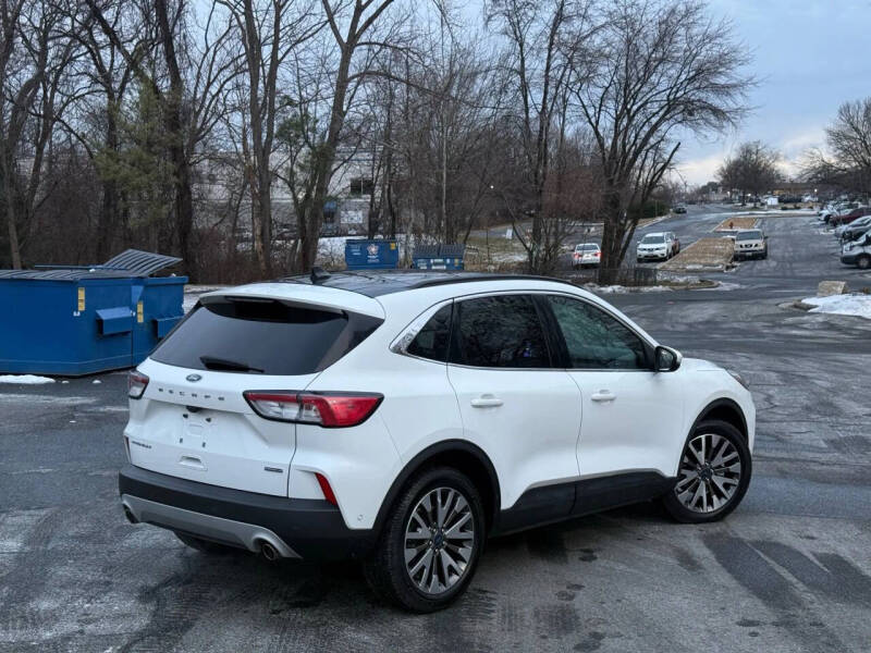2020 Ford Escape Hybrid Titanium