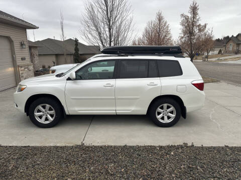 2010 Toyota Highlander for sale at ALOTTA AUTO in Rexburg ID