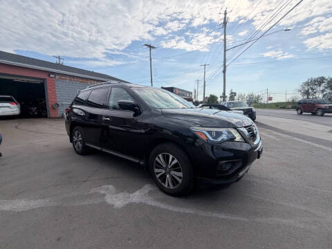 2017 Nissan Pathfinder SV