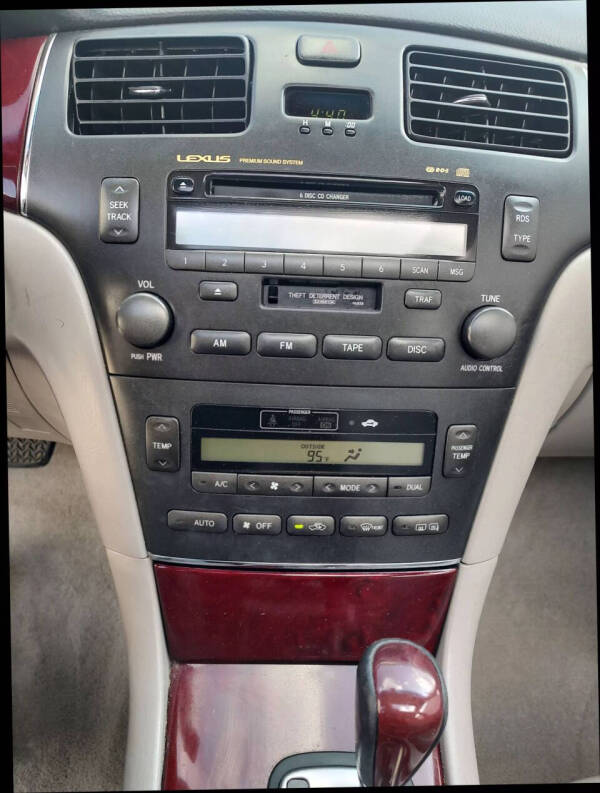 2004 Lexus ES 330