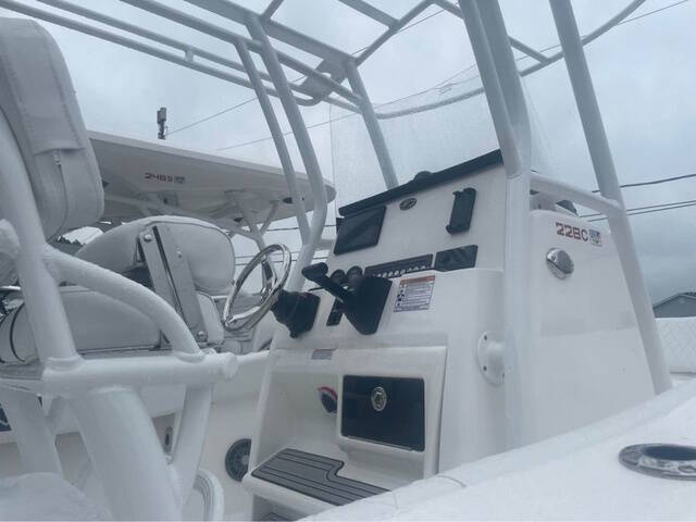 2024 Seafox 228 Commander