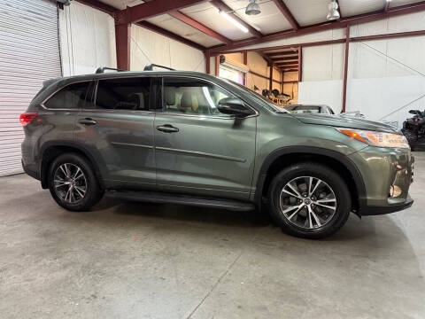 2017 Toyota Highlander LE