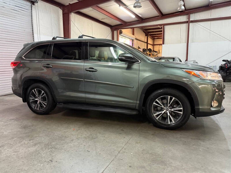 2017 Toyota Highlander LE