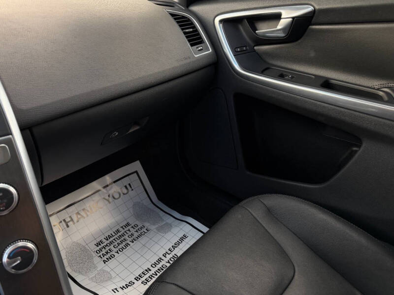 2015 Volvo XC60 T5 Drive-E Premier