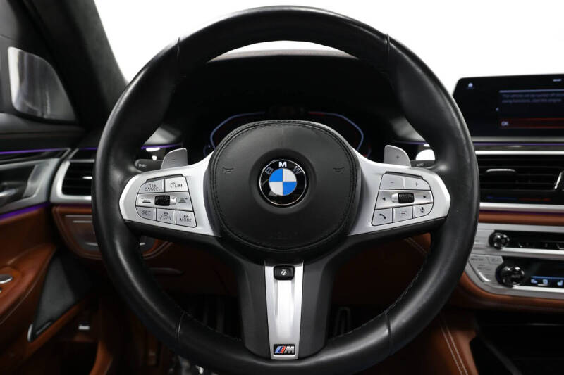 2022 BMW 7 Series M760i xDrive