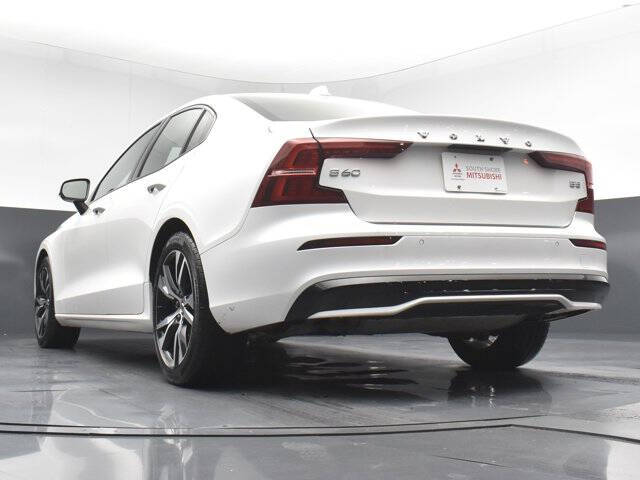 2024 Volvo S60 B5 Core Dark Theme