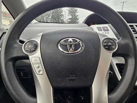 2012 Toyota Prius v Two