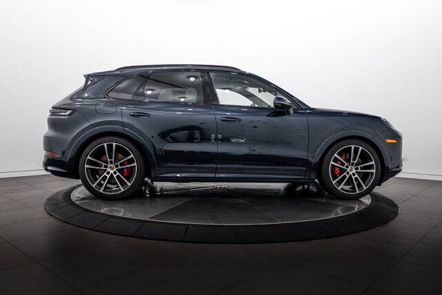 2025 Porsche Cayenne GTS