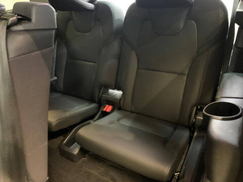 2022 Volvo XC90 T6 Momentum 7-Passenger