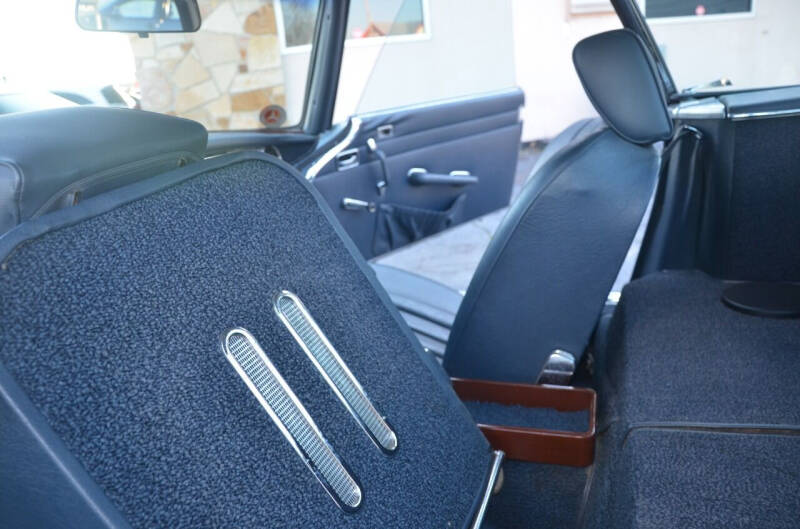 1969 Mercedes-Benz 280-Class