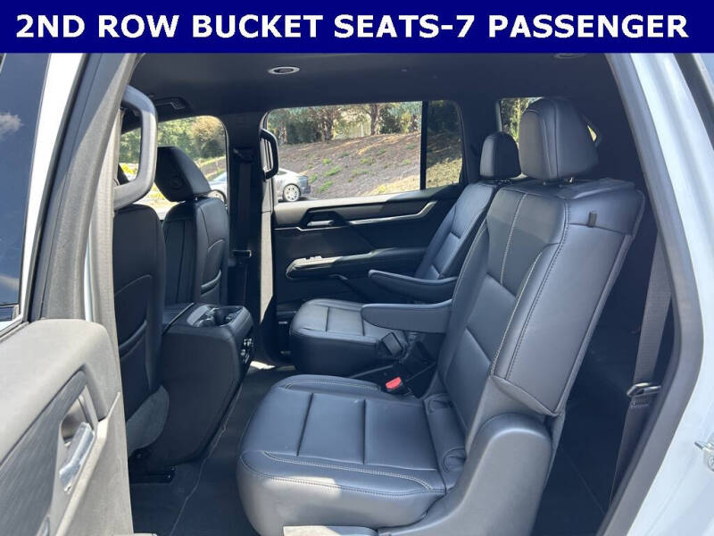 2025 GMC Acadia Elevation