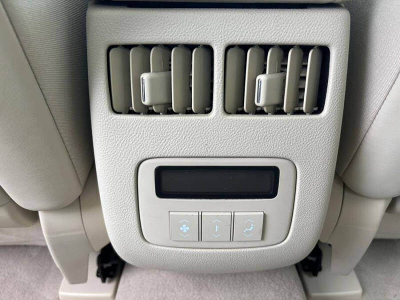 2010 Cadillac DTS Platinum Collection