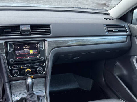 2018 Volkswagen Passat 2.0T SE