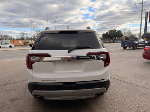 2023 GMC Acadia SLT