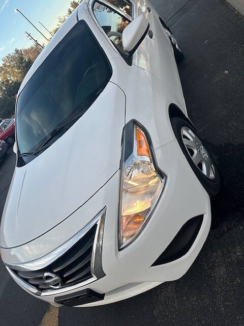 2019 Nissan Versa Sedan S Plus photo 3