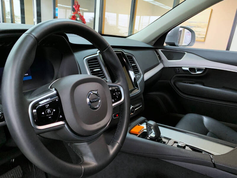 2025 Volvo XC90 B5 Core Bright Theme