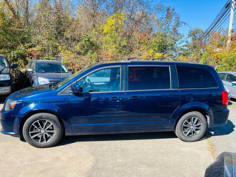 2017 Dodge Grand Caravan GT photo 2