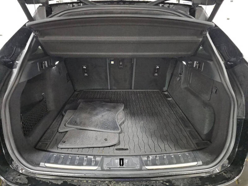 2021 Jaguar F-PACE SVR