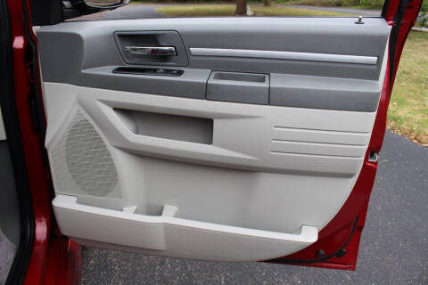 2008 Dodge Grand Caravan for sale at VIP Auto Group in Clearwater FL