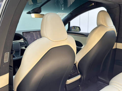 2023 Tesla Model X Standard Range