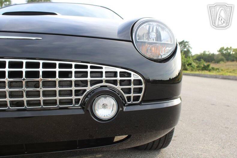 2005 Ford Thunderbird Deluxe