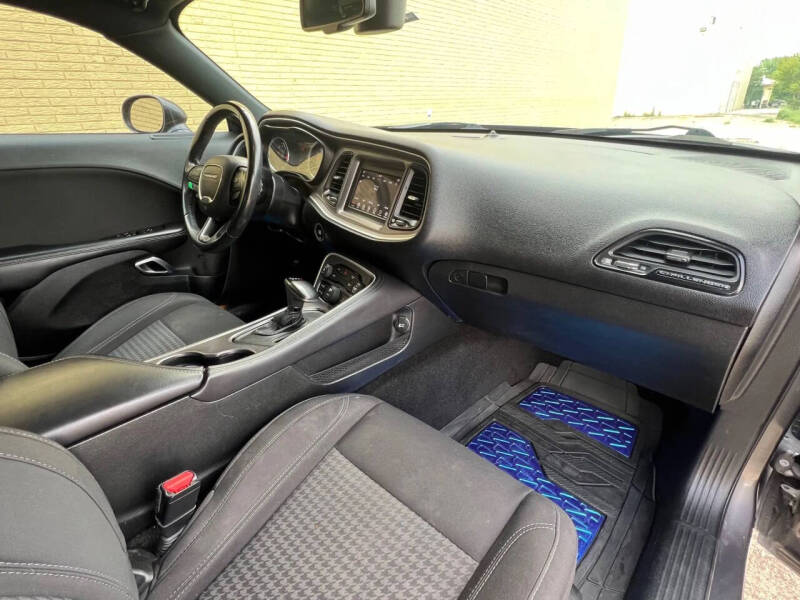 2019 Dodge Challenger SXT