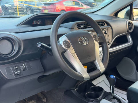 2014 Toyota Prius c Two