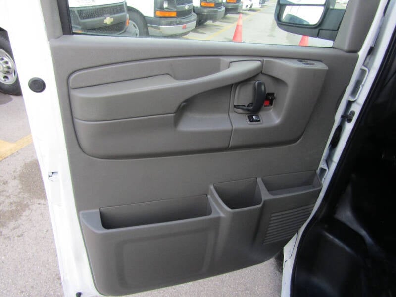 2014 Chevrolet Express Cargo Work Van photo 14