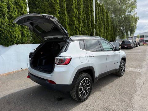2025 Jeep Compass Trailhawk