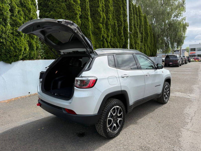 2025 Jeep Compass Trailhawk