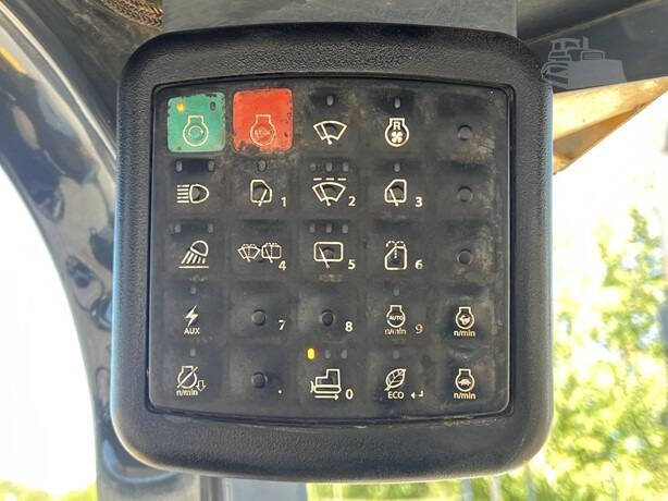 2020 DEERE 450 LGP