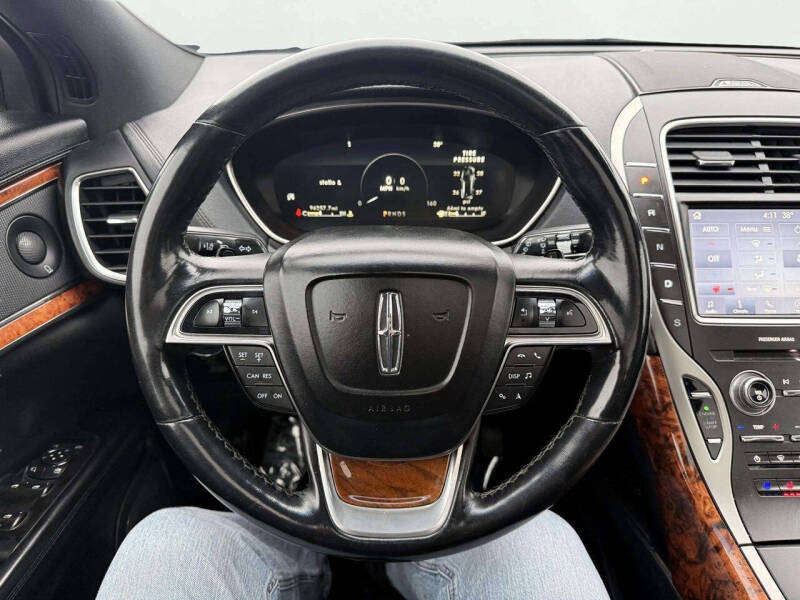 2019 Lincoln Nautilus Reserve