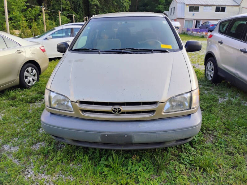 2000 Toyota Sienna CE