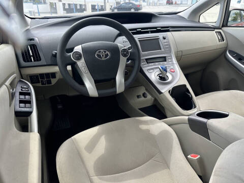 2014 Toyota Prius Three