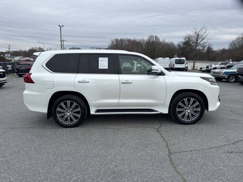 2016 Lexus LX 570