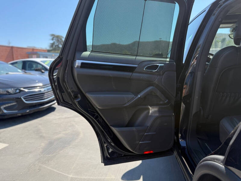 2017 Porsche Cayenne S E-Hybrid