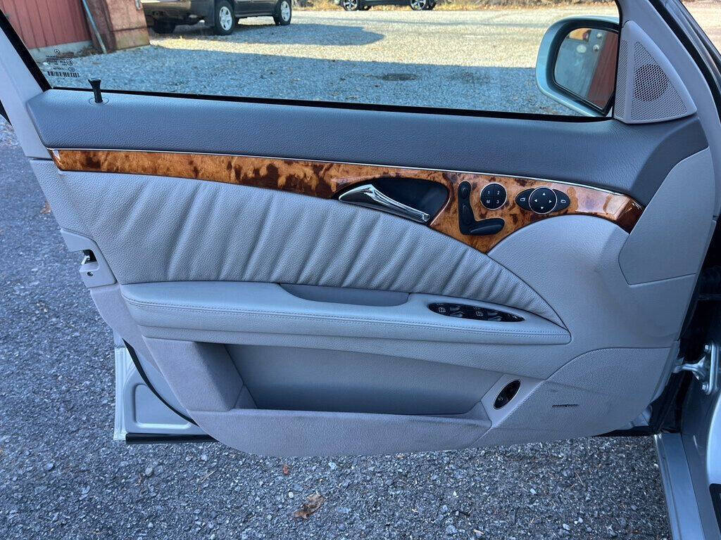 2006 Mercedes-Benz E-Class 16