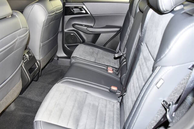 2026 Mitsubishi Outlander LE