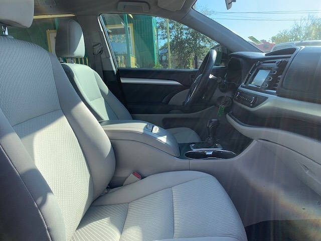 2016 Toyota Highlander LE