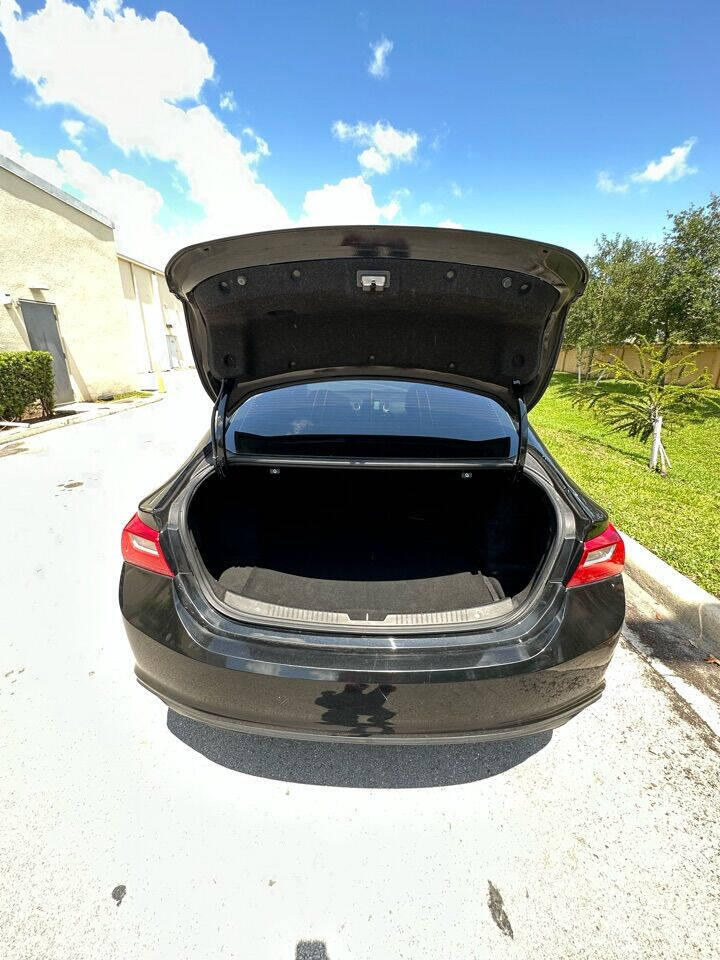 2017 Chevrolet Malibu  - $10,999