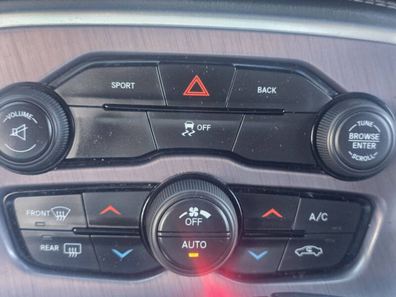 2015 Dodge Challenger SXT