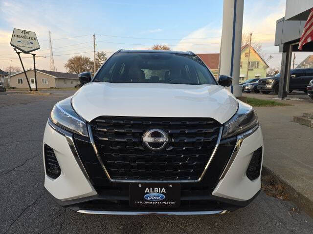 2023 Nissan Kicks SR