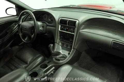 2004 Ford Mustang GT Deluxe