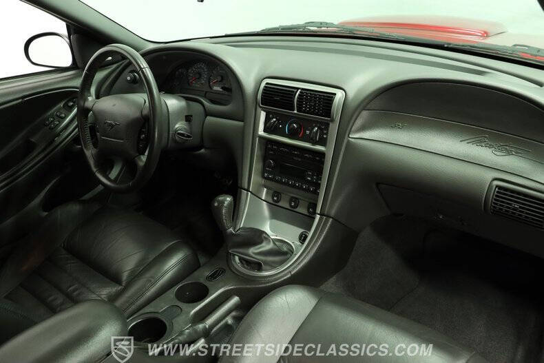 2004 Ford Mustang GT Deluxe