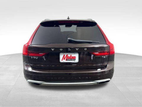 2017 Volvo V90 Cross Country T6