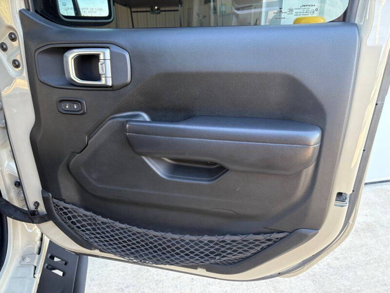 2020 Jeep Gladiator Sport