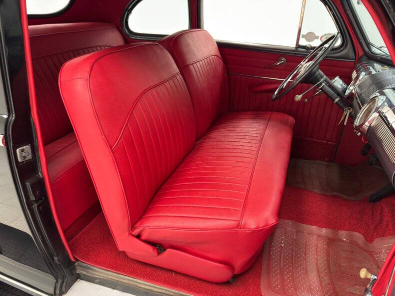 1948 Ford Super Deluxe